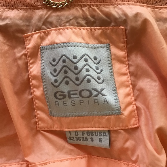 GEOX RESPIRA PACKABLE WINDBREAKER NWOT SIZE 6 - Picture 9 of 16
